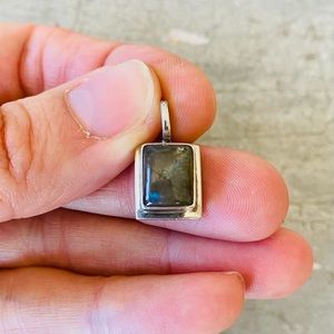 ♥️ Artisan ♥️ Sterling Silver & Labradorite Pendant
